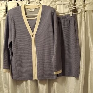 C.D. PETITES Purple and Cream Cardigan Set Med 💝💝💝💝💝